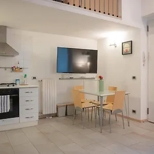 https://casa-ludo-milano-navigli.it-lombardy.com